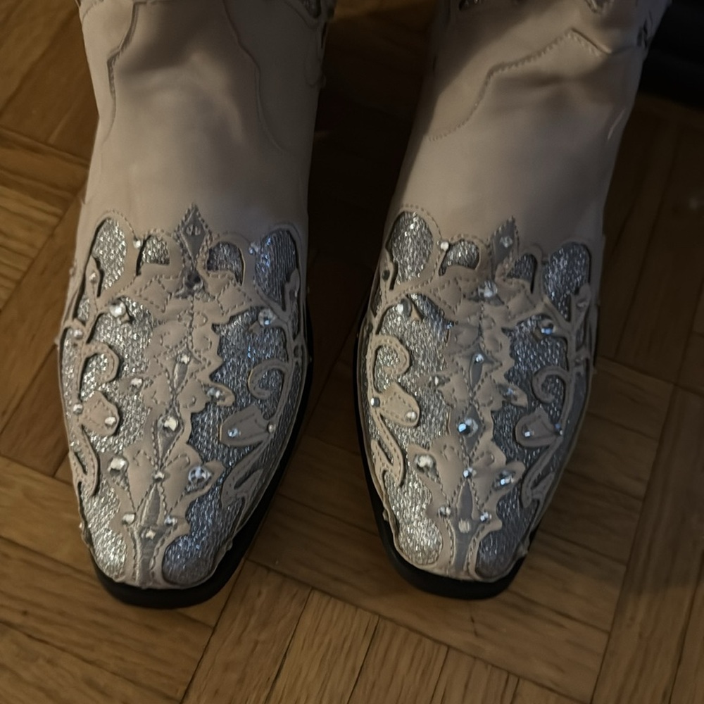 Ladies 7.5 Sparkle and Rhinestone Dressy Boots - Picture 5 of 10